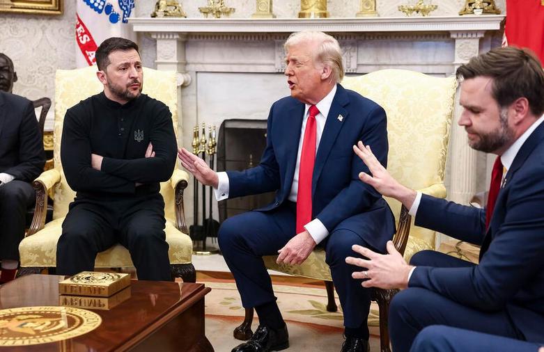 اقامه نماز تراویح از سوی مسلمانان اندونزی