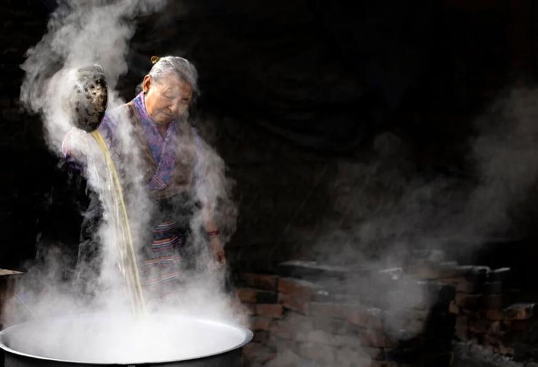 مراسم جشن "لوزار"