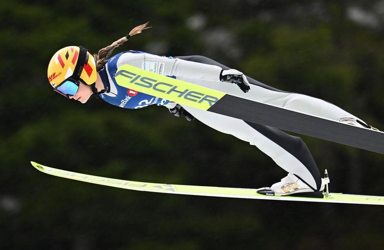 مسابقات اسکی پرش زنان