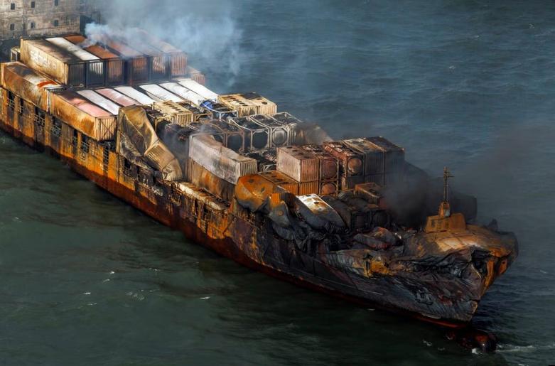 دیدنی های امروز؛ از فرار علوی ها از سوریه تا دستگیری دانشجویان حامی فلسطین در آمریکا تصادف یک کشتی باری حامل یک ماده شیمیایی سمی با نفتکش حامل سوخت