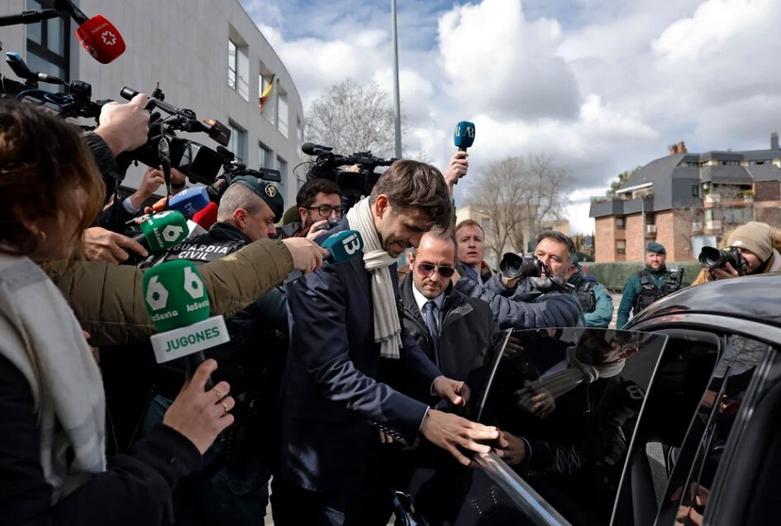 "جرارد پیکه" فوتبالیست سابق اسپانیایی