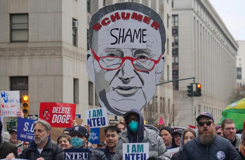 تظاهرات در شهرهای آمریکا علیه ترامپ