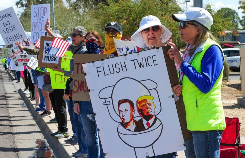 تظاهرات در شهرهای آمریکا علیه ترامپ