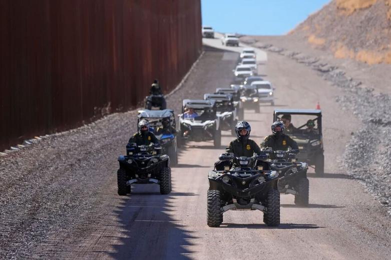 بازدید وزیر امنیت داخلی کابینه ترامپ از استحکامات مرزی آمریکا