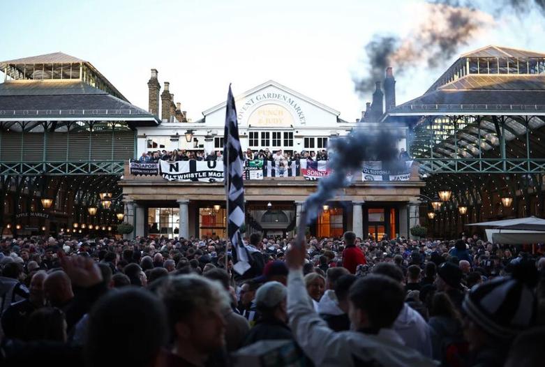 تجمع هواداران تیم فوتبال "نیوکاسل"