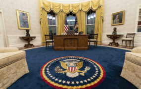 دفتر بیضی شکل ترامپ(Oval Office)