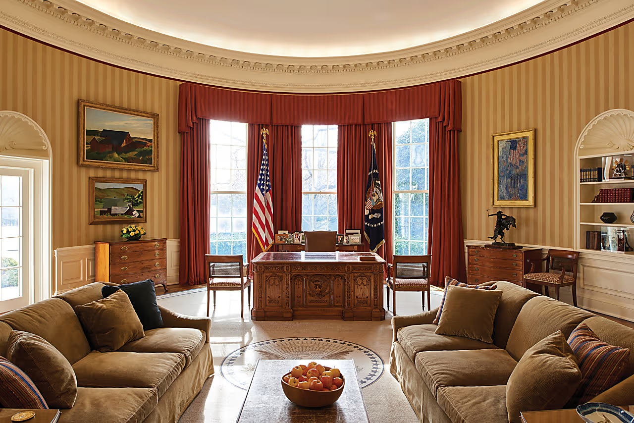 دفتر بیضی شکل ترامپ(Oval Office)