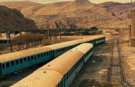 فروش قطارهای متروک ایستگاه بنه‌کوه گرمسار/ فیلم