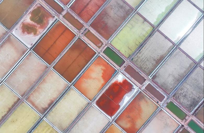  حوضچه های تبخیر در مزارع نمک "گوانشی" 