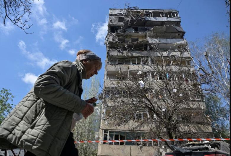اصابت پرتابه روسی به ساختمانی در شهر "زاپروژیا"