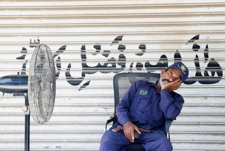 یک روز گرم بهاری در کراچی