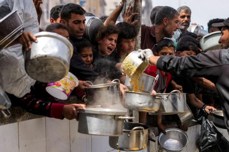 توزیع غذا در مناطق بیت لاهیا و نصیرات 