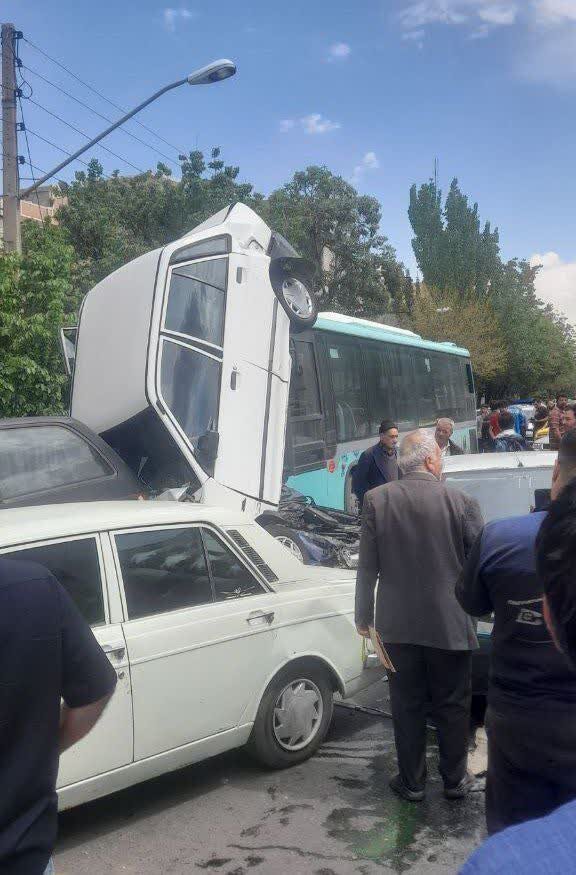 اتوبوس شهری در تبریز حادثه آفرید