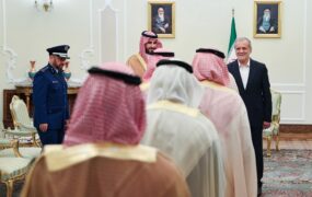 دیدار پزشکیان و وزیر دفاع عربستان