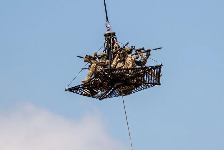 انجام نمایش تخلیه یک تیم نیروهای ویژه ارتش ترکیه