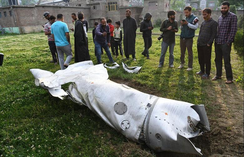 تکه ای از هواپیمای جنگنده نیروی هوایی هند