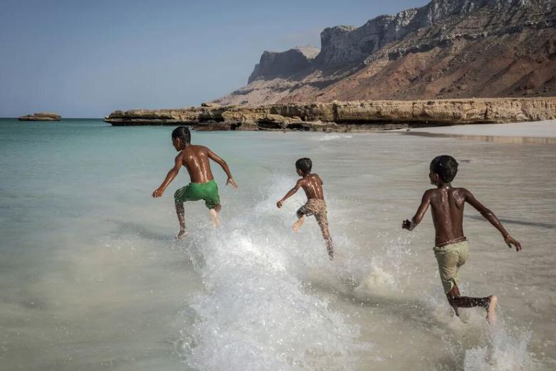 آب های ساحلی جزیره "سقطری"