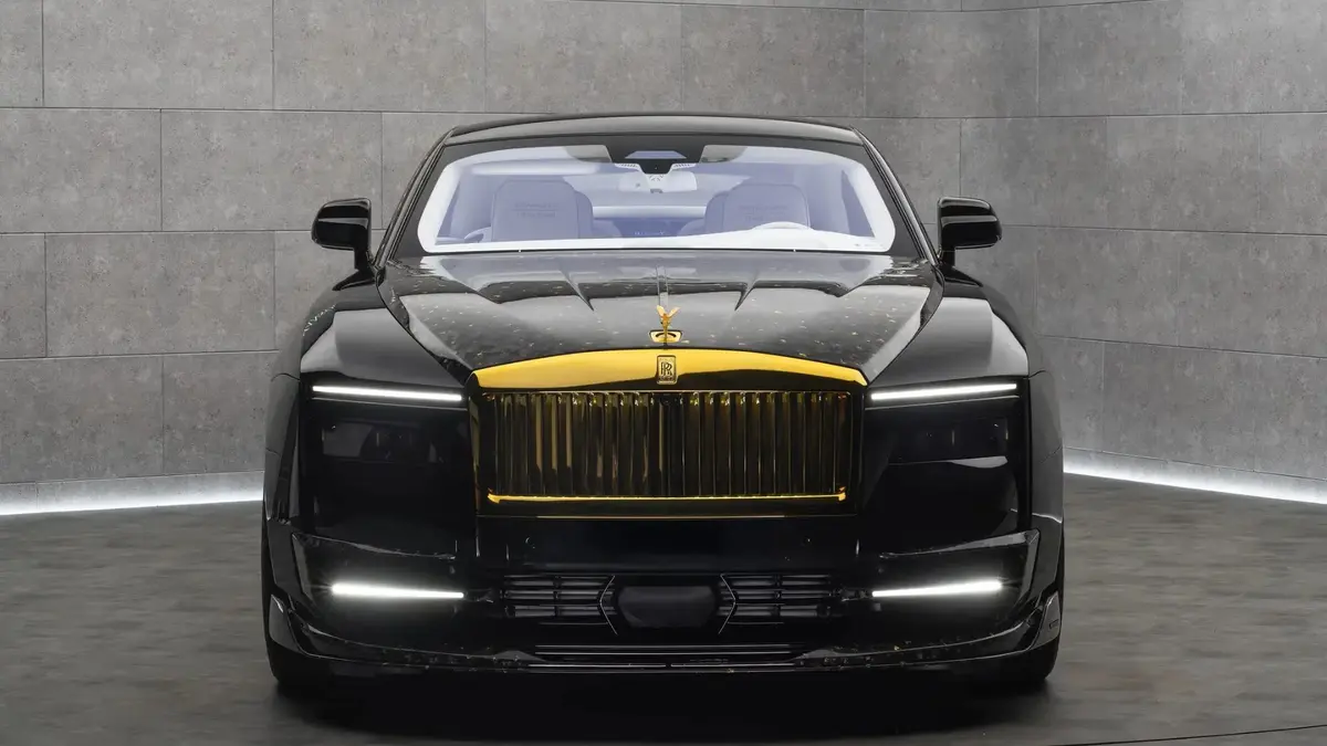 رولزرویس Wraith با تزئینات طلای ۲۴ عیار
