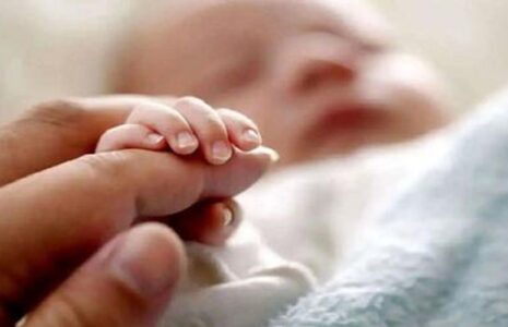 آب جوش، راز تلخ فروش نوزاد ۲۰ ماهه را برملا کرد آب جوش فروش نوزاد
