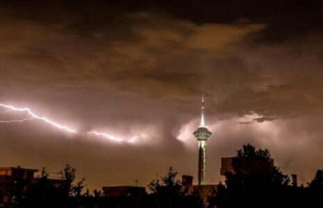 احتمال وقوع طوفان تندری