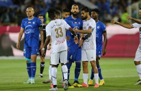 خطر محرومیت بیخ گوش 4 استقلالی استقلال