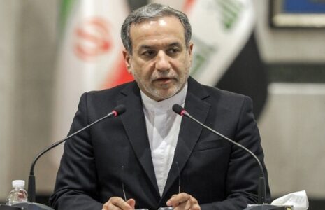هدف نتانیاهو از حمله به ایران ممانعت از توافق ایران و آمریکا بود عراقچی موضع ما در بحث هسته ای