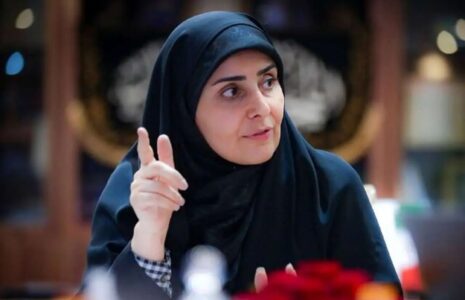 سفر وزیر راه به کیش حاشیه ساز شد فرزانه صادق