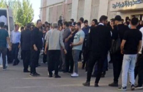 چاقوکشی خونین دانشجو ها در محیط دانشگاه چاقوکشی خونین دانشجو ها در محیط دانشگاه
