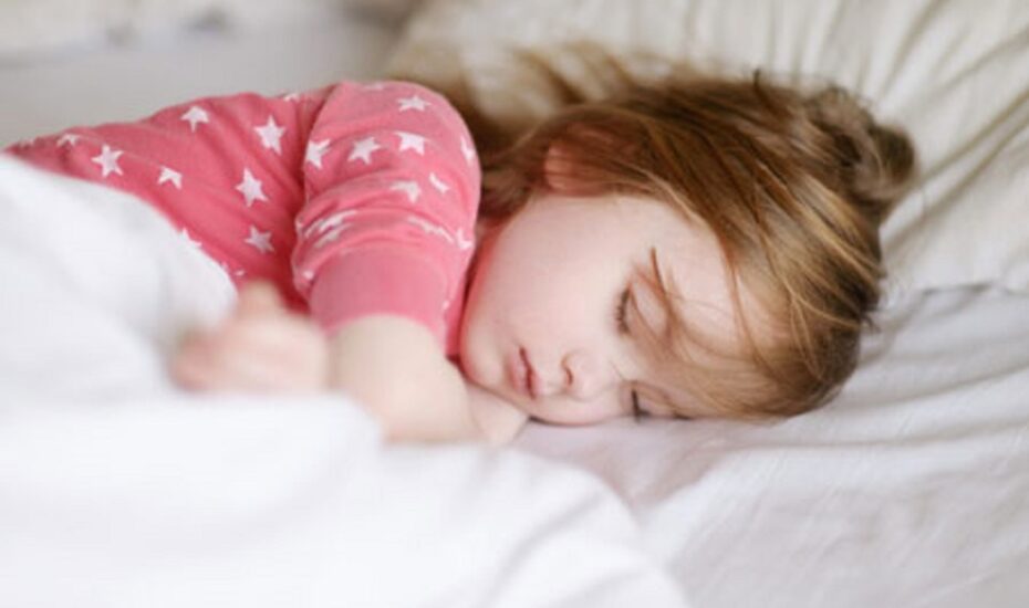 کودک از چه سنی باید جداگانه بخوابد؟