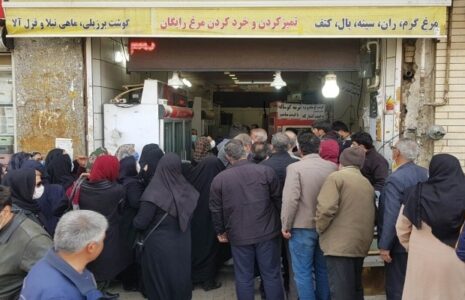صف طولانی مردم برای خرید گوشت حاشیه ساز شد گوشت