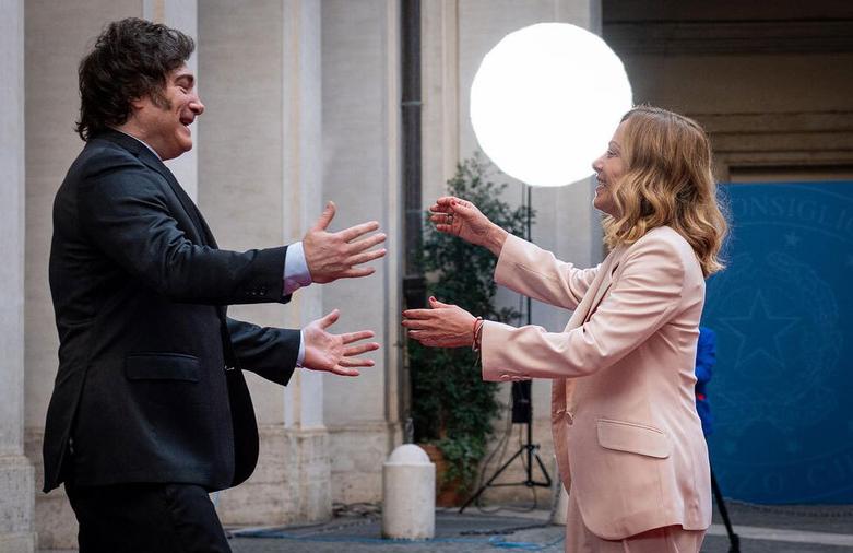 استقبال نخست وزیر ایتالیا از رئیس جمهوری آرژانتین