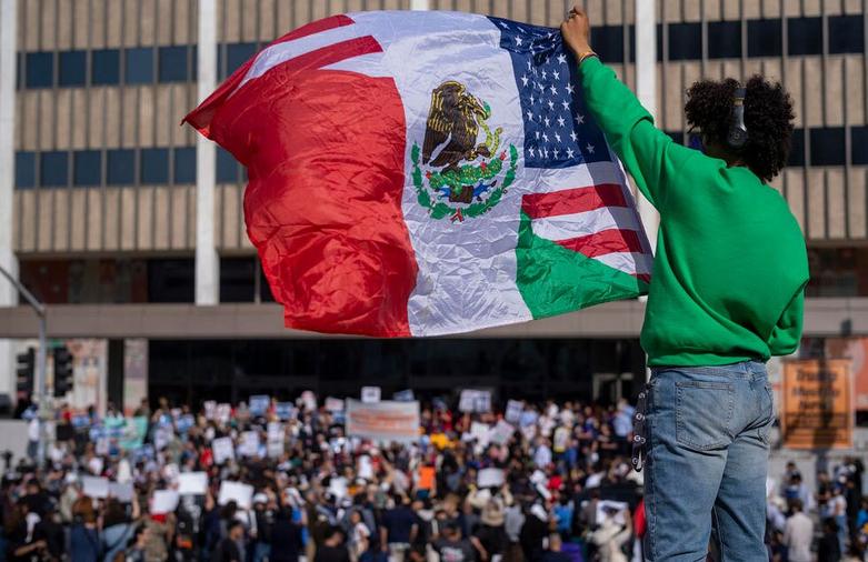 اعتراضات علیه طرح ترامپ برای اخراج مهاجران 