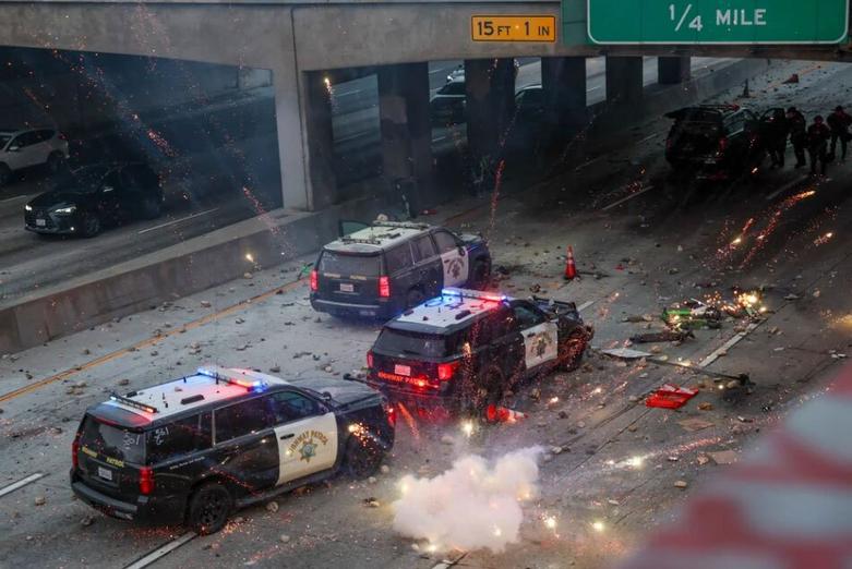 ادامه اعتراضات و ناآرامی ها علیه طرح اخراج مهاجران ترامپ