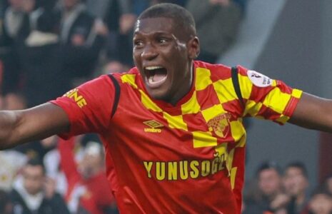 غول دو متری برزیلی در راه پرسپولیس هلیتون