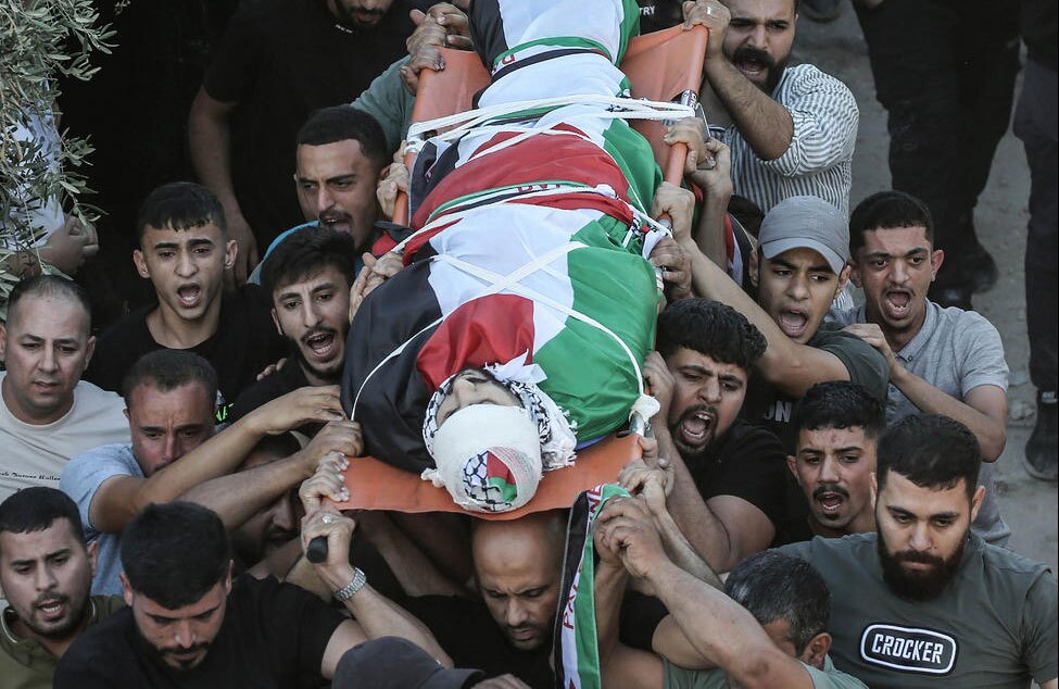 تشییع پیکر یک جوان 23 ساله فلسطینی