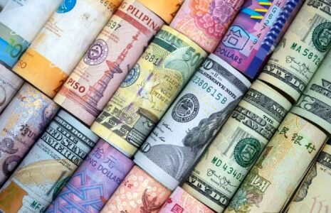 کدام ارزها بیشترین سقوط را در سال 2025 داشتند؟ ارز