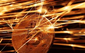 ارزش بیت کوین از 121 هزار دلار عبور کرد
