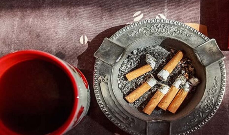 ترکیب خطرناک چای داغ و سیگار