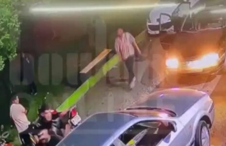 حمله شش نفره به قهرمان بوکس