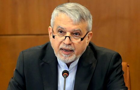 حمله دلواپسان به پیر پسر/ وزیر ارشاد را بازخواست کنید! دلواپسان