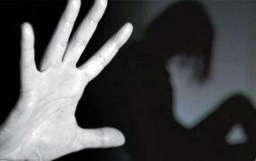 محاکمه ناپدری آزار دختر نوجوان