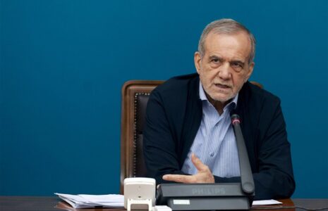 رئیس جمهور: نباید مردم را به خودی و غیرخودی تقسیم کنیم پزشکیان