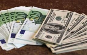 یورو ارزان‌ شد؛ دلار ثابت ماند