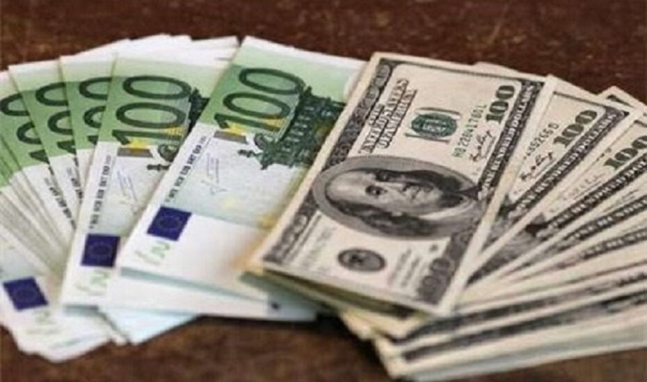 یورو ارزان‌ شد؛ دلار ثابت ماند