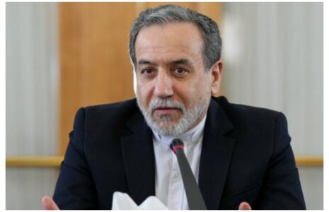 عراقچی: هیچ آتش بسی وجود ندارد همه چیز می تواند از سر گرفته شود عباس عراقچی