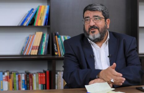 مکانیسم ماشه توطئه روانی آمریکا علیه ایران است! فواد ایزدی