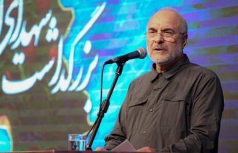 قالیباف: نتانیاهو با یک لیوان آب فاضلاب تسویه شده دنبال فریب مردم است قالیباف