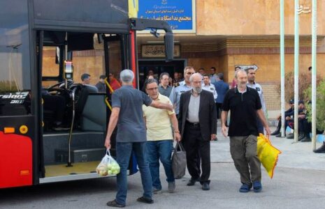 تصویری از لحظه انتقال مهدی تاج زاده به زندان اوین نمایه
