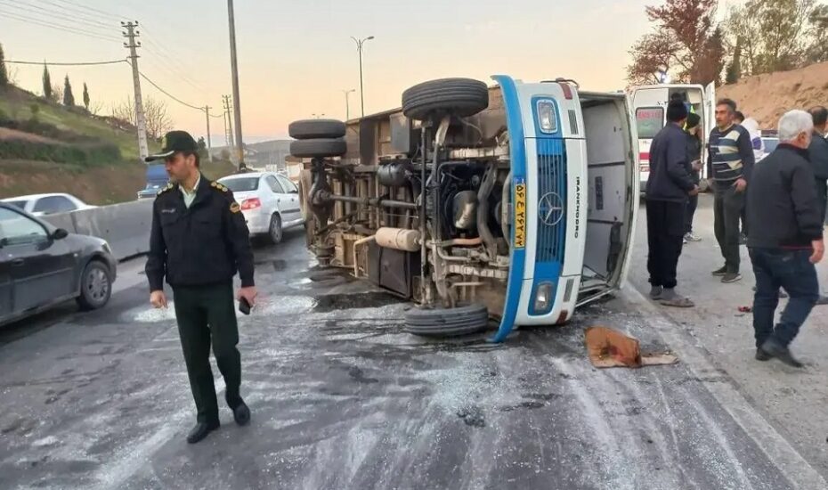 واژگونی مینی‌بوس