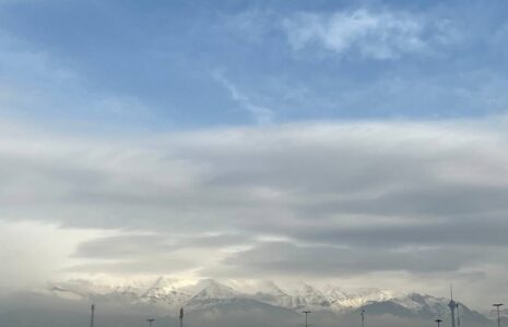 وزش باد شدید و رگبار باران در برخی نقاط تهران وزش باد شدید و رگبار باران
